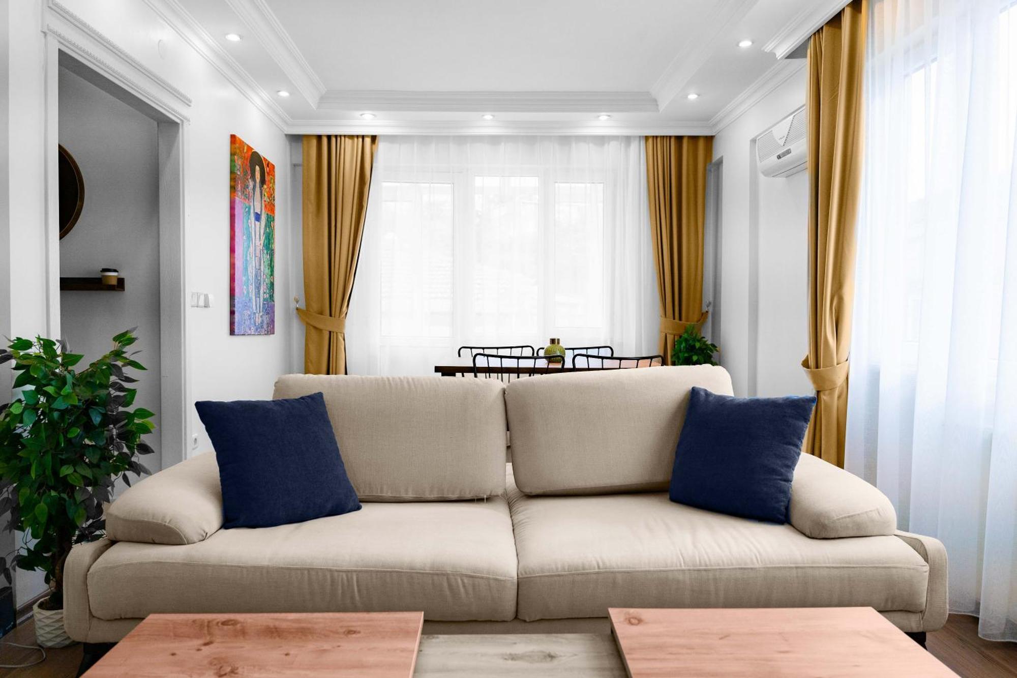 Daire Bright & Cozy 2br Located In The Heart Of Living İstanbul